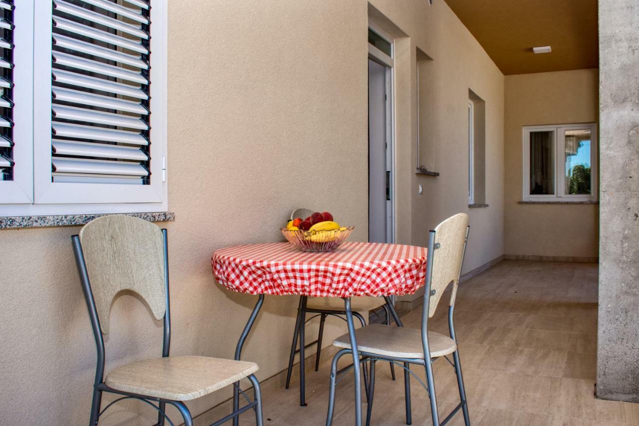Apartman Ante Sukošan Εξωτερικό φωτογραφία